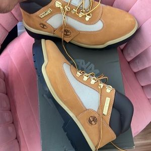Men’s Timberland Field Boot size 9 Brand new